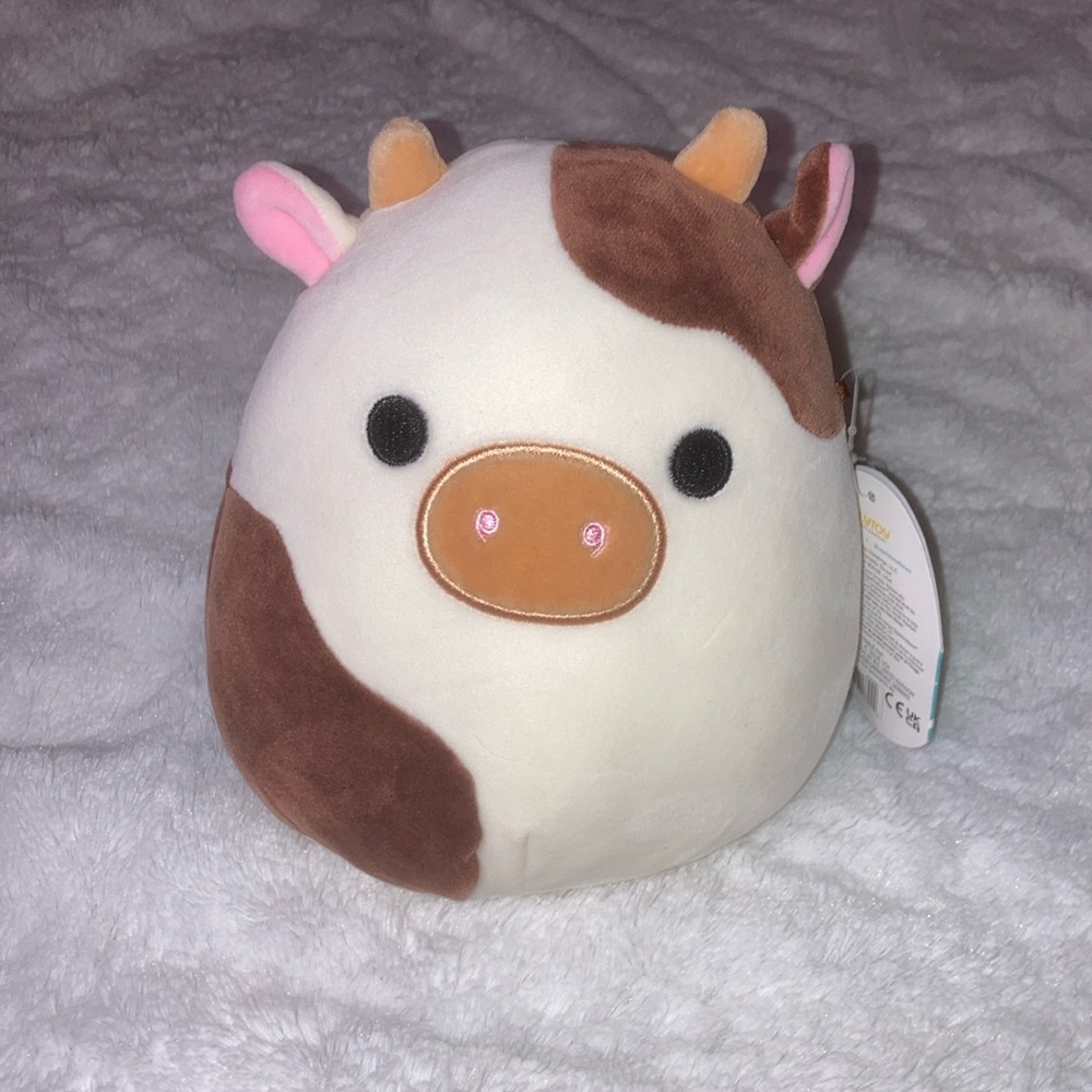 8” NWT RONNIE THE COW SQUISHMALLOW